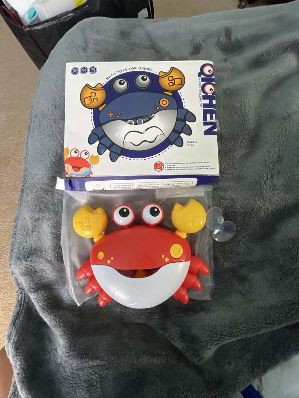 Qichen Musical Crab Bubble Maker Bath Toy